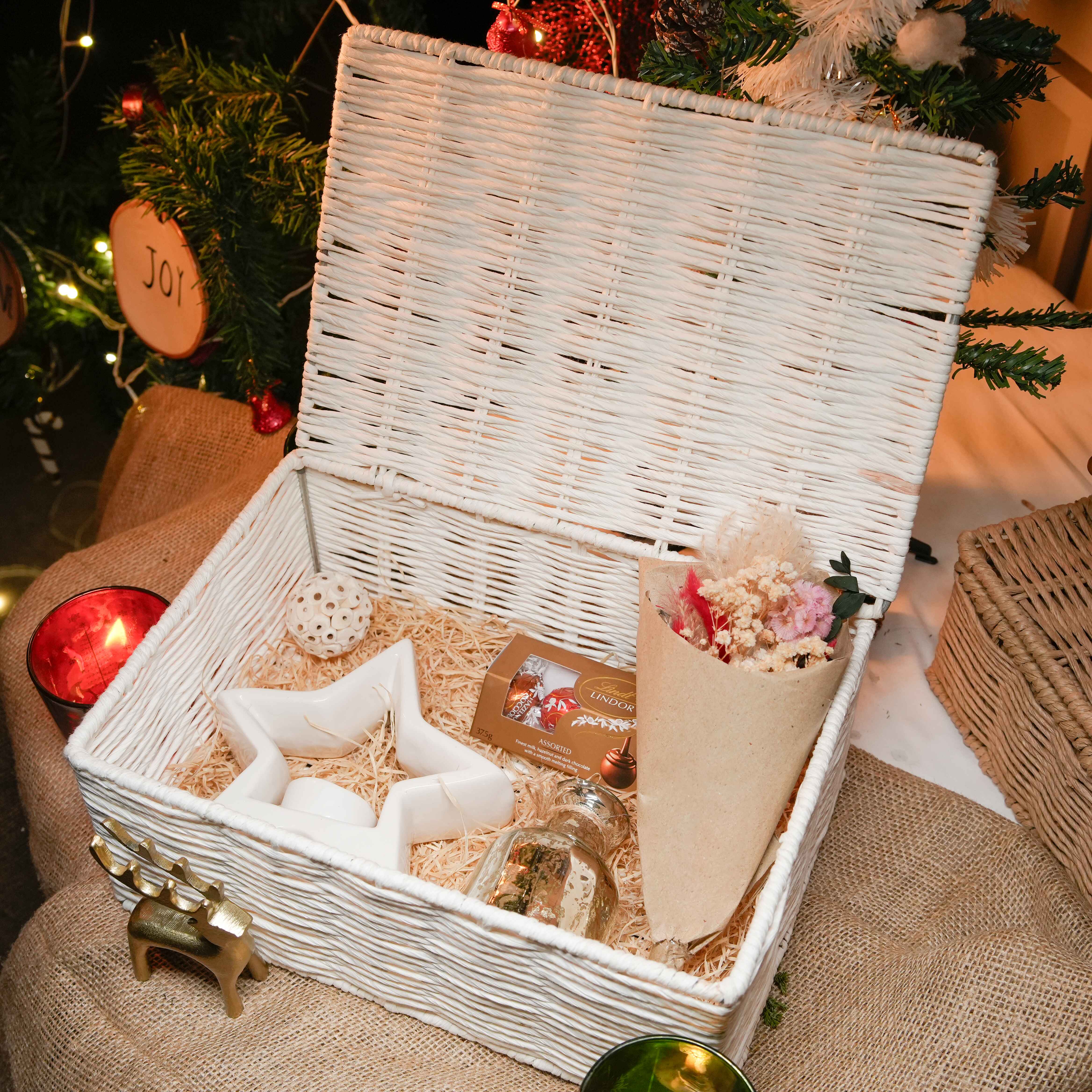 Light Christmas Gift Box | Contains Star Tealight and Mercury Vase with Dried Flowers