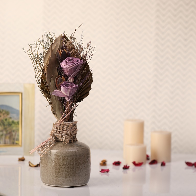 Lea Dried Lavender Flowers & Small Vase