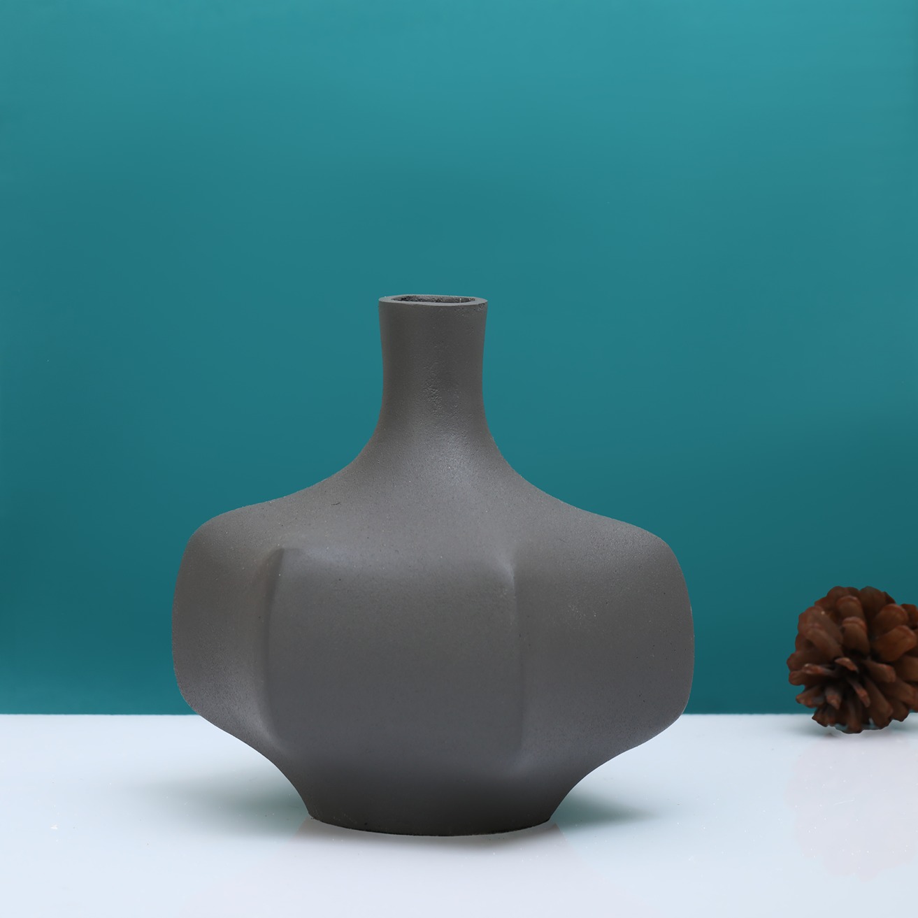 Verdant Metal Grey Texture Vase thumbnail 3