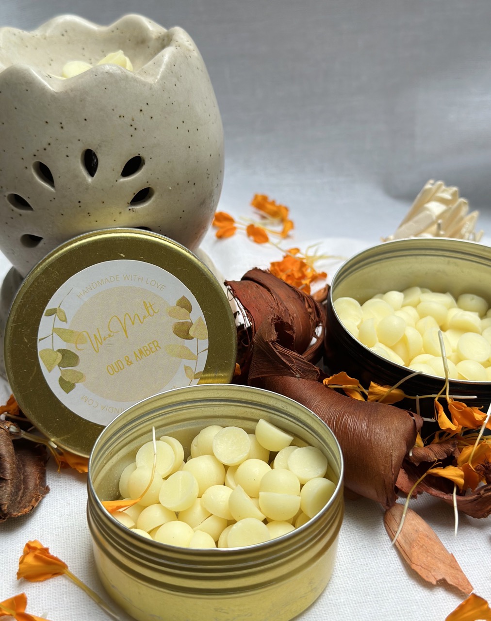 Oud Amber Wax Melt Beads | Handmade in Pure Soy Wax| 50 Beads thumbnail 3
