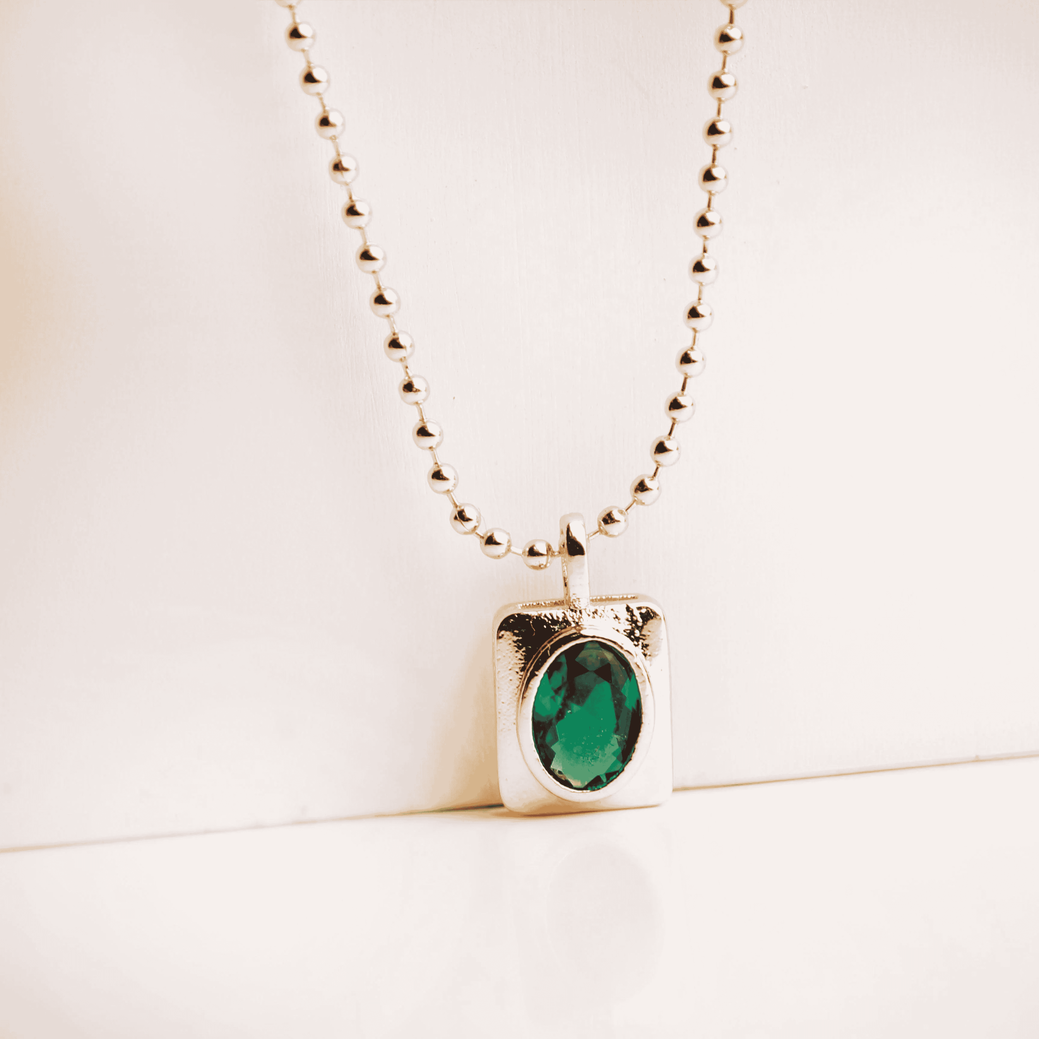 Emerald Dual-Cut Necklace thumbnail 3