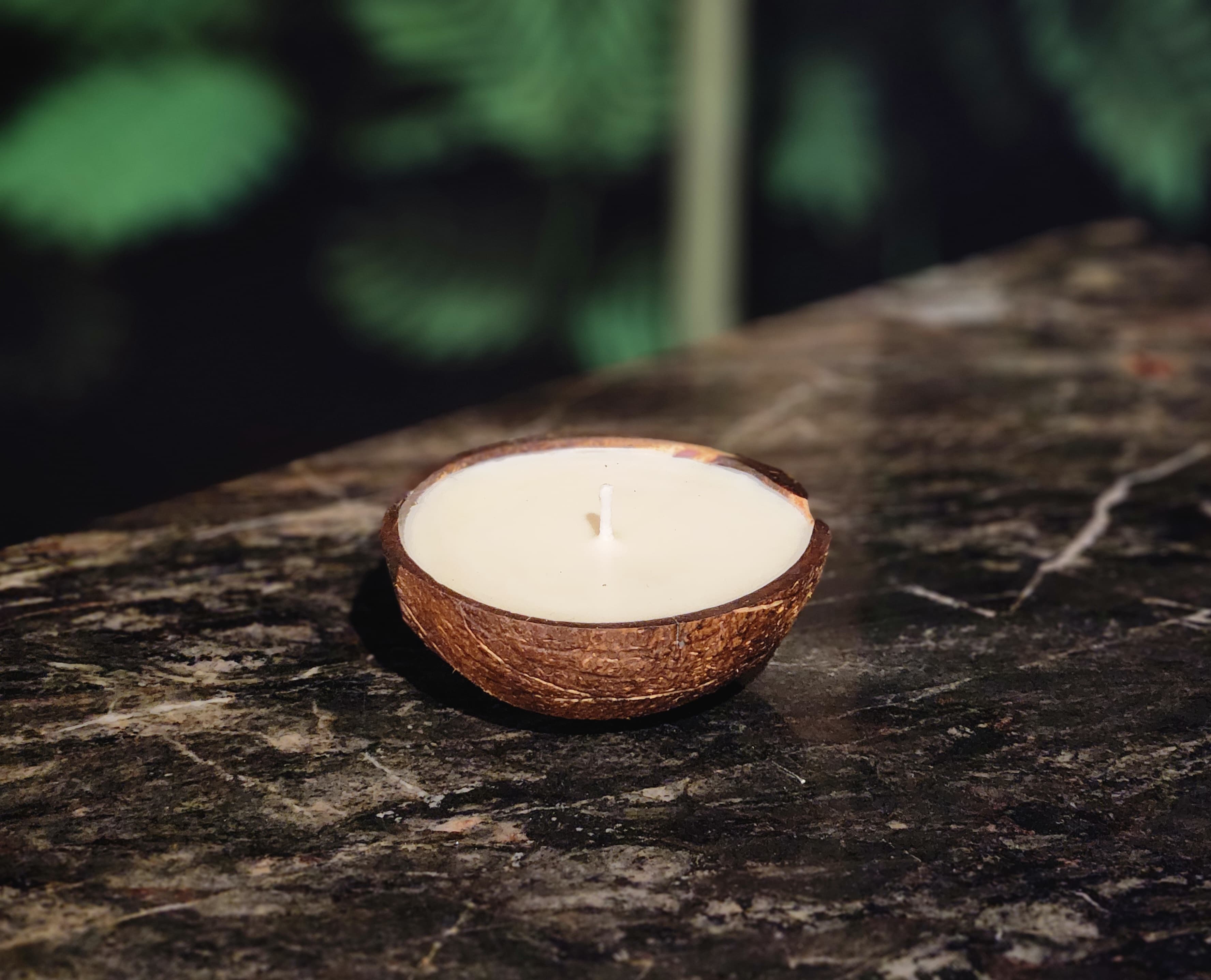 Narangi Nariyal Candle | Fresh Orange Fragrance | 100% Soy Wax thumbnail 4