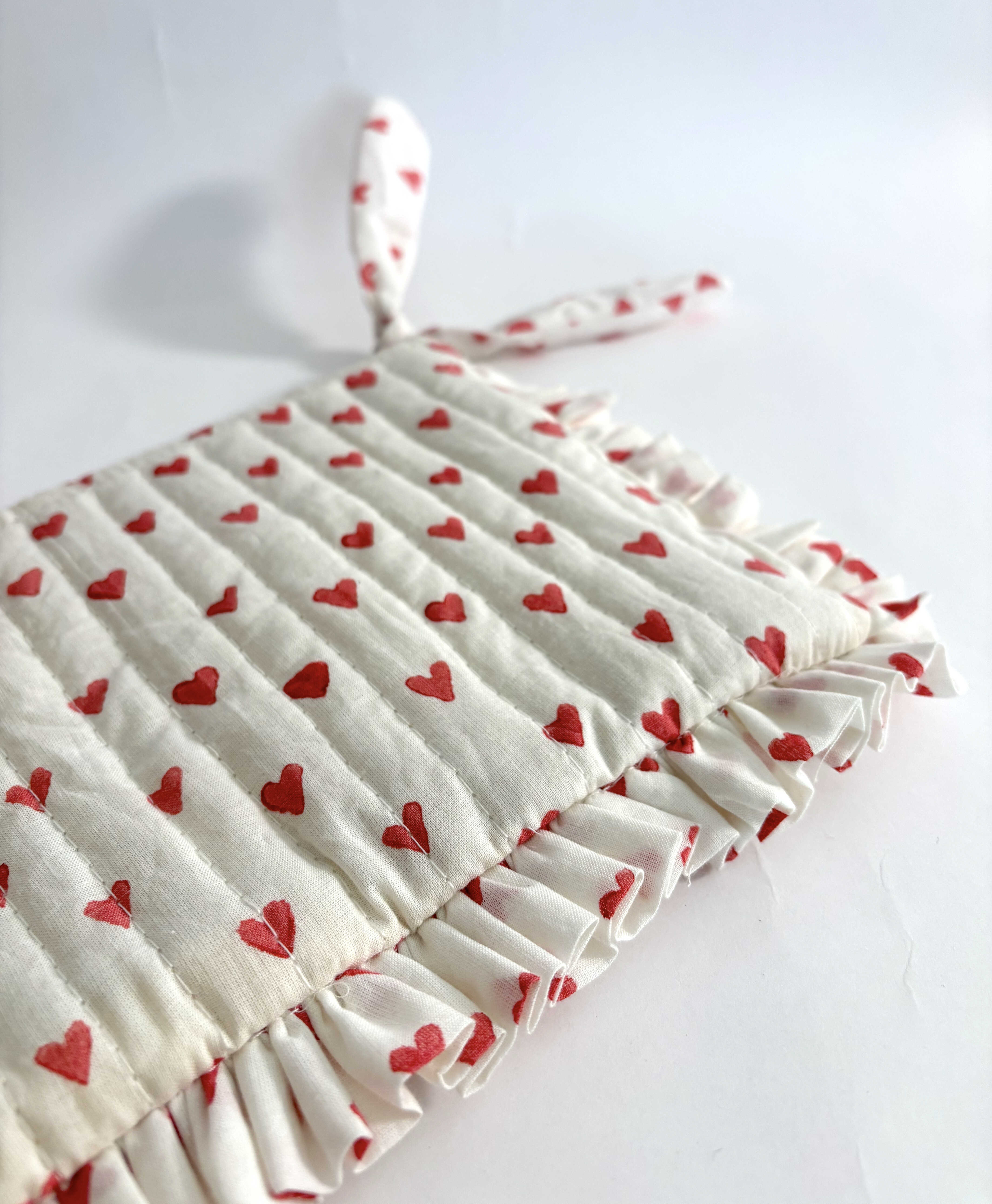 Sustainable Quilted Cotton Travel Pouch l Flat Frill Organizer l Red Hearts on White - alternate view