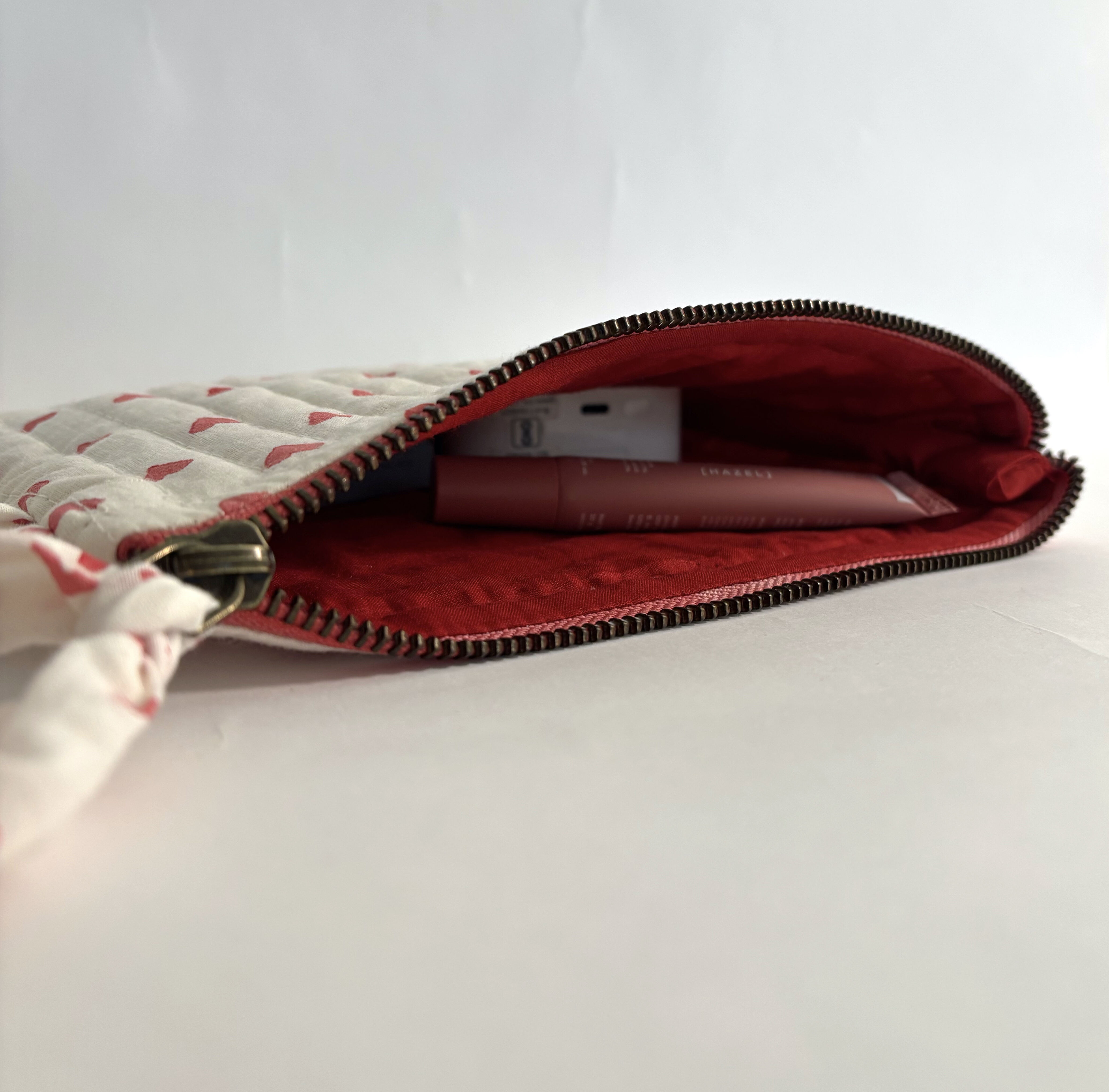 Sustainable Quilted Cotton Travel Pouch l Flat Frill Organizer l Red Hearts on White thumbnail 5
