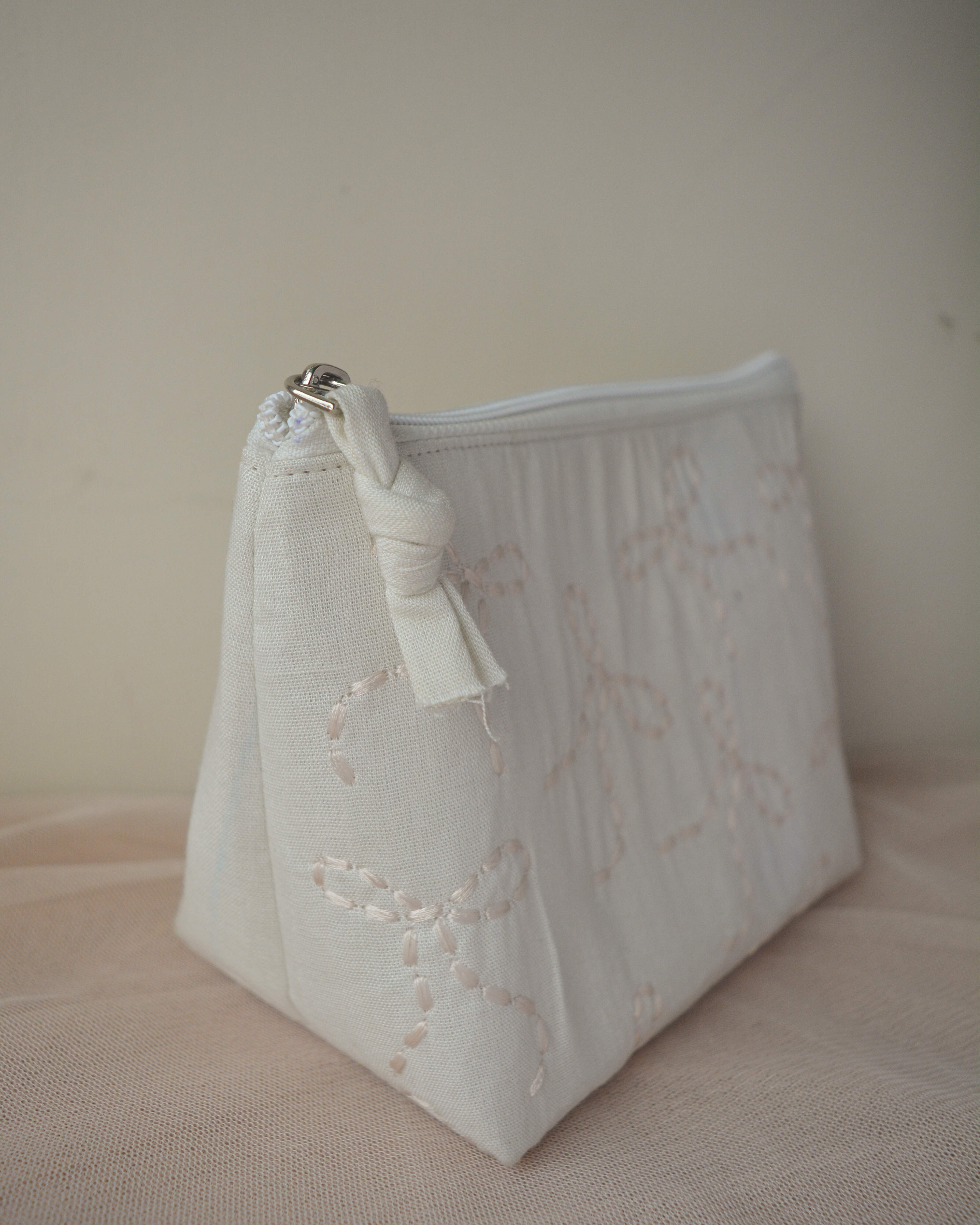 Rice Stitch Bow Everyday Pouch thumbnail 2