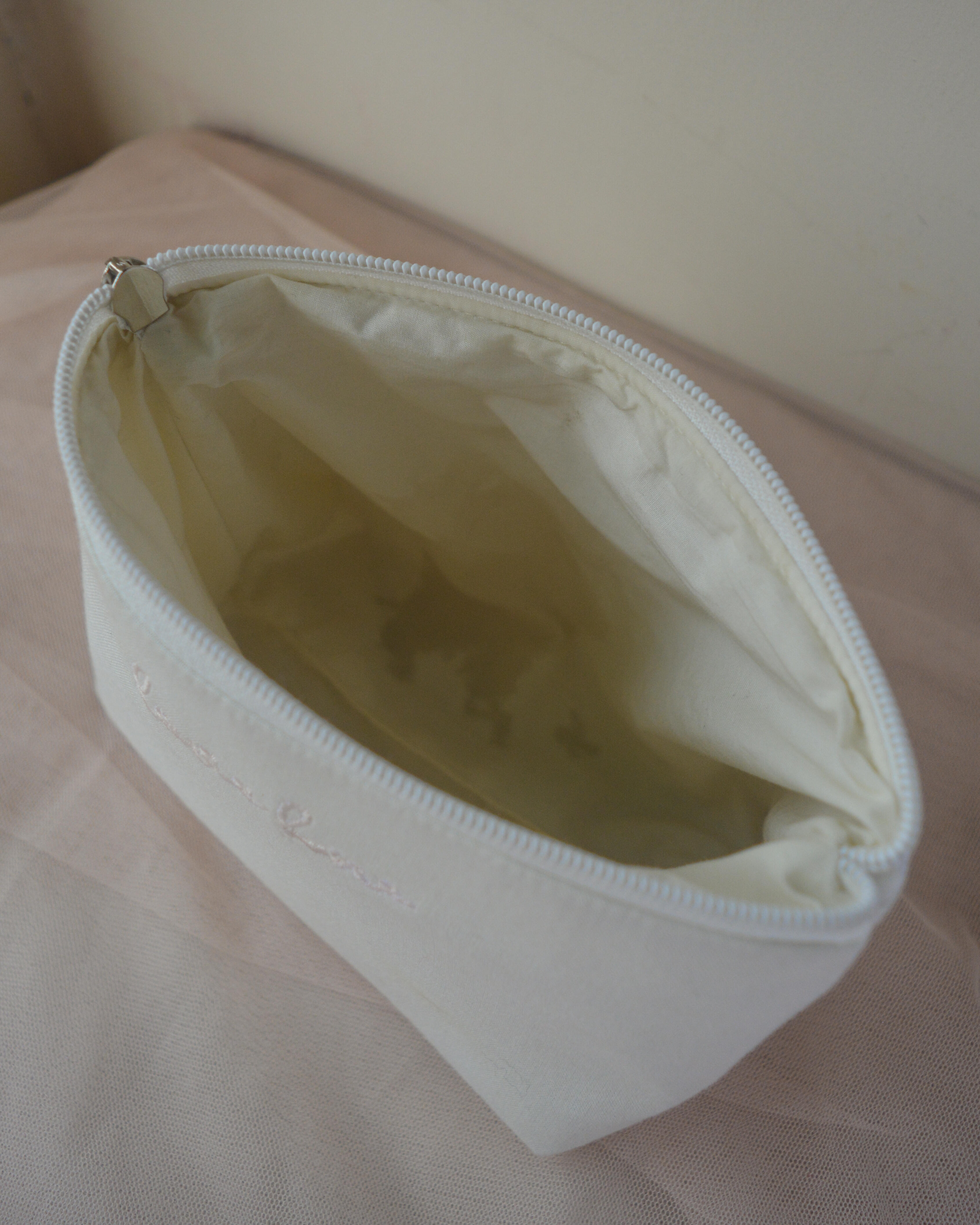 Rice Stitch Bow Everyday Pouch thumbnail 4