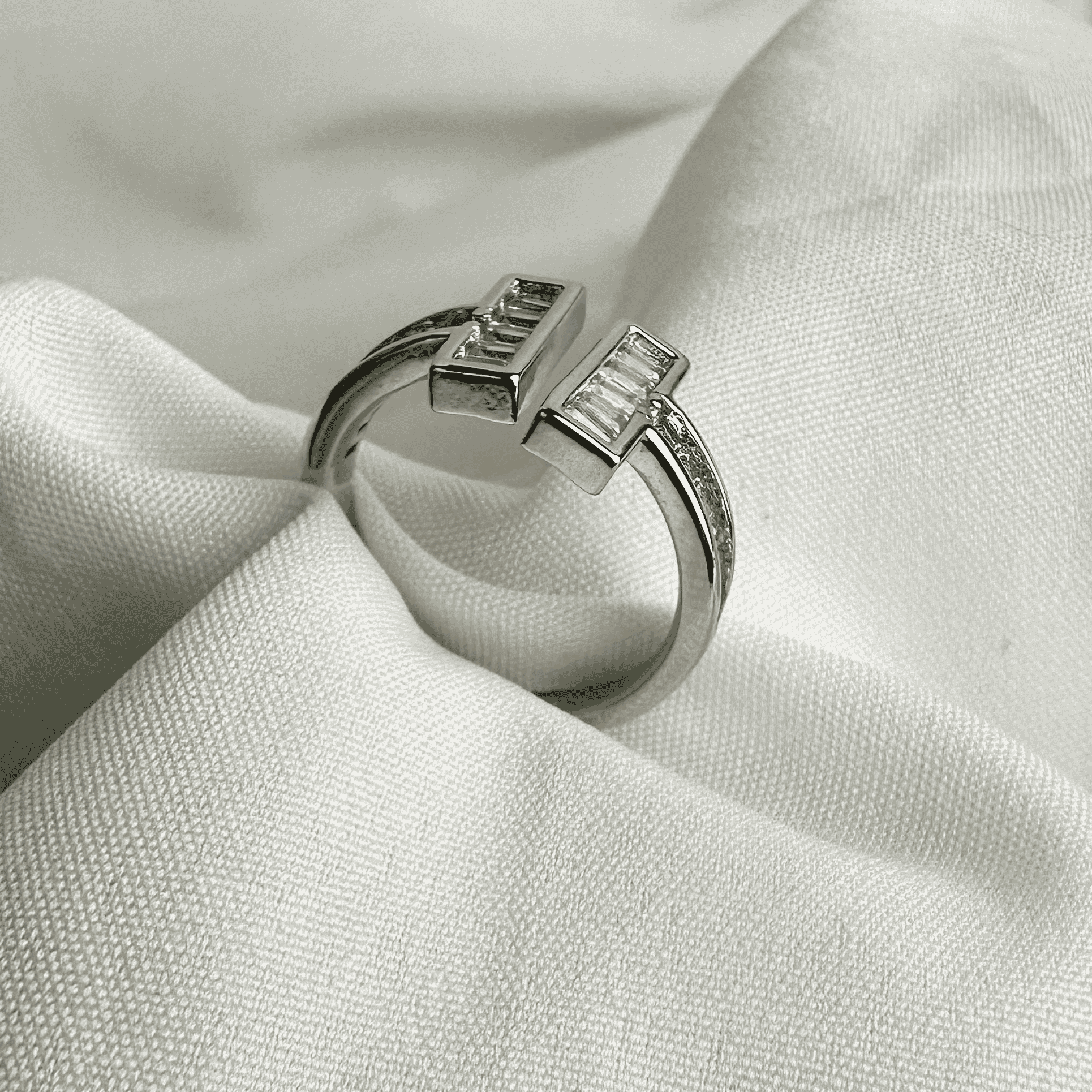Ice Queen Ring thumbnail 4