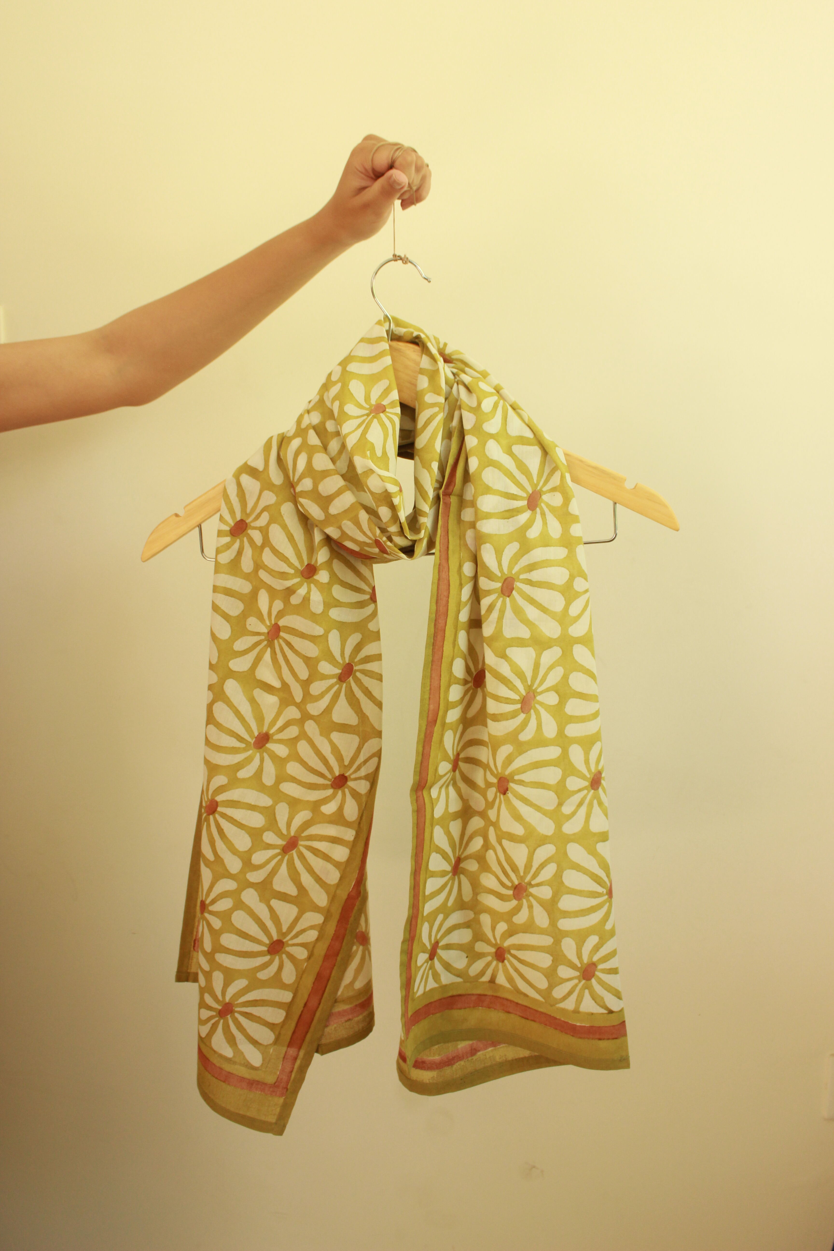 Geometric Flowers Green and White Cotton Scarf Stole thumbnail 4