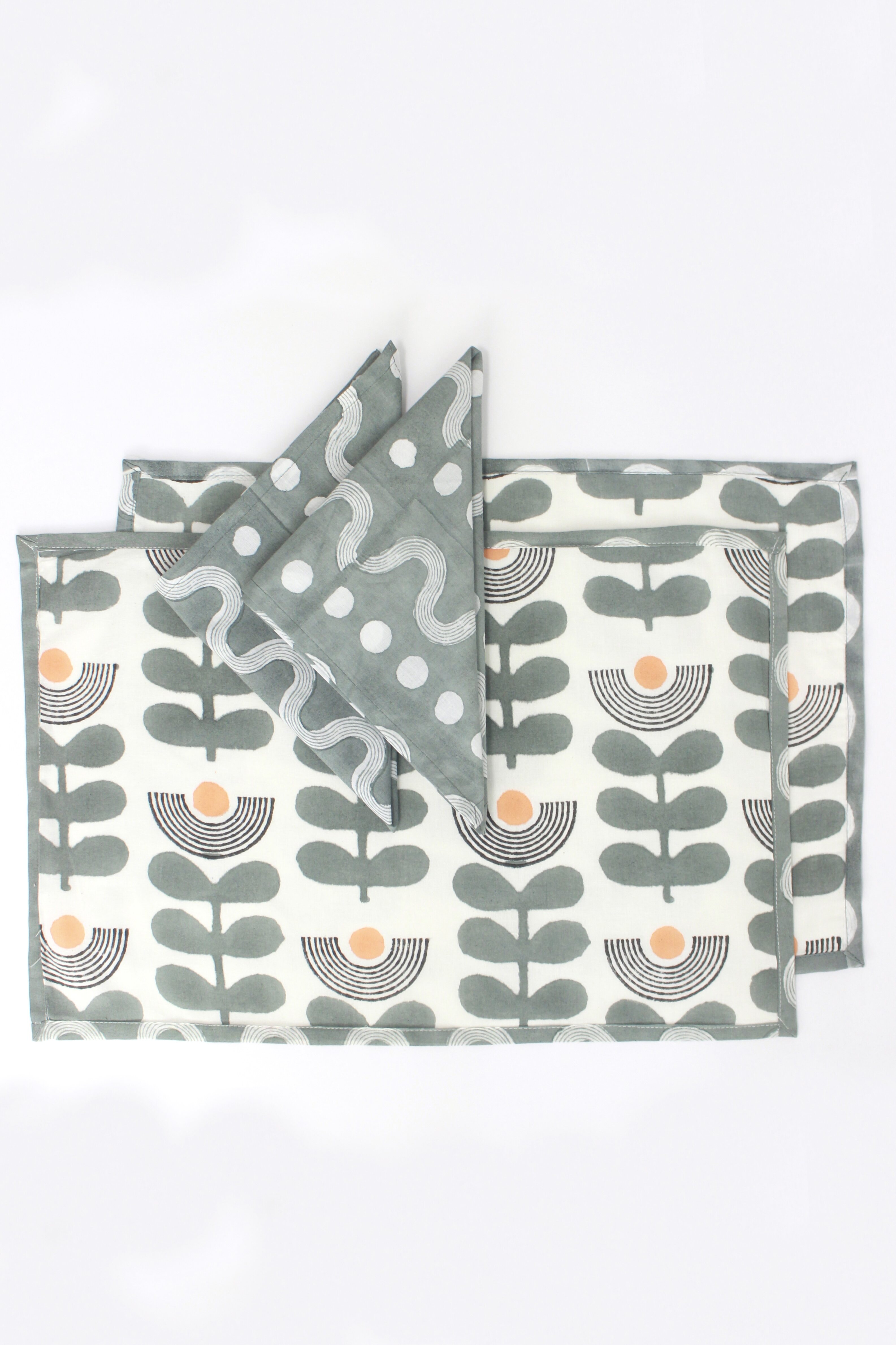 Sustainable Table Linen Set l Placemats & Napkin l Set of two | Grey - alternate view