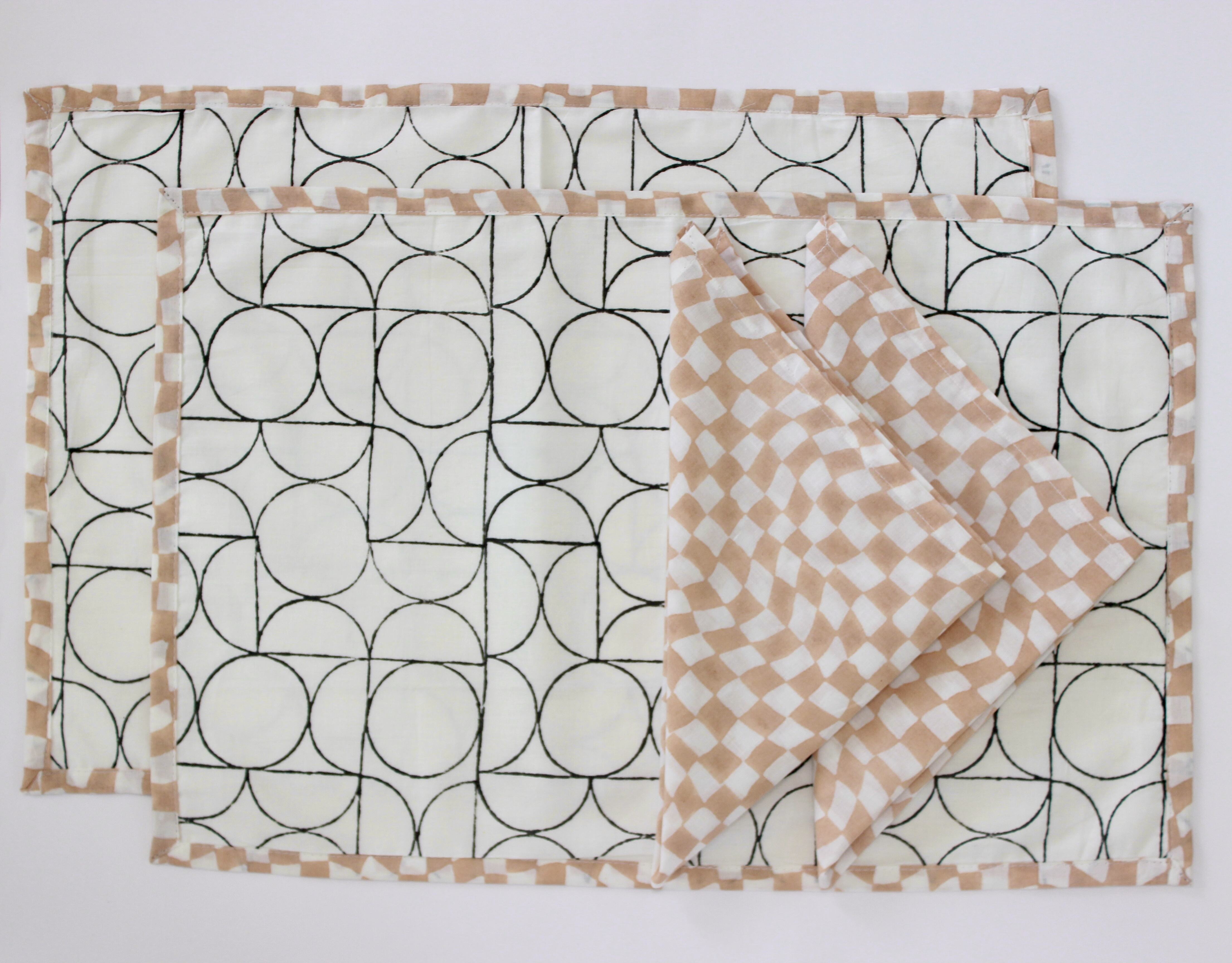Sustainable Table Linen Set l Placemats & Napkin l Set of two | Peach - alternate view