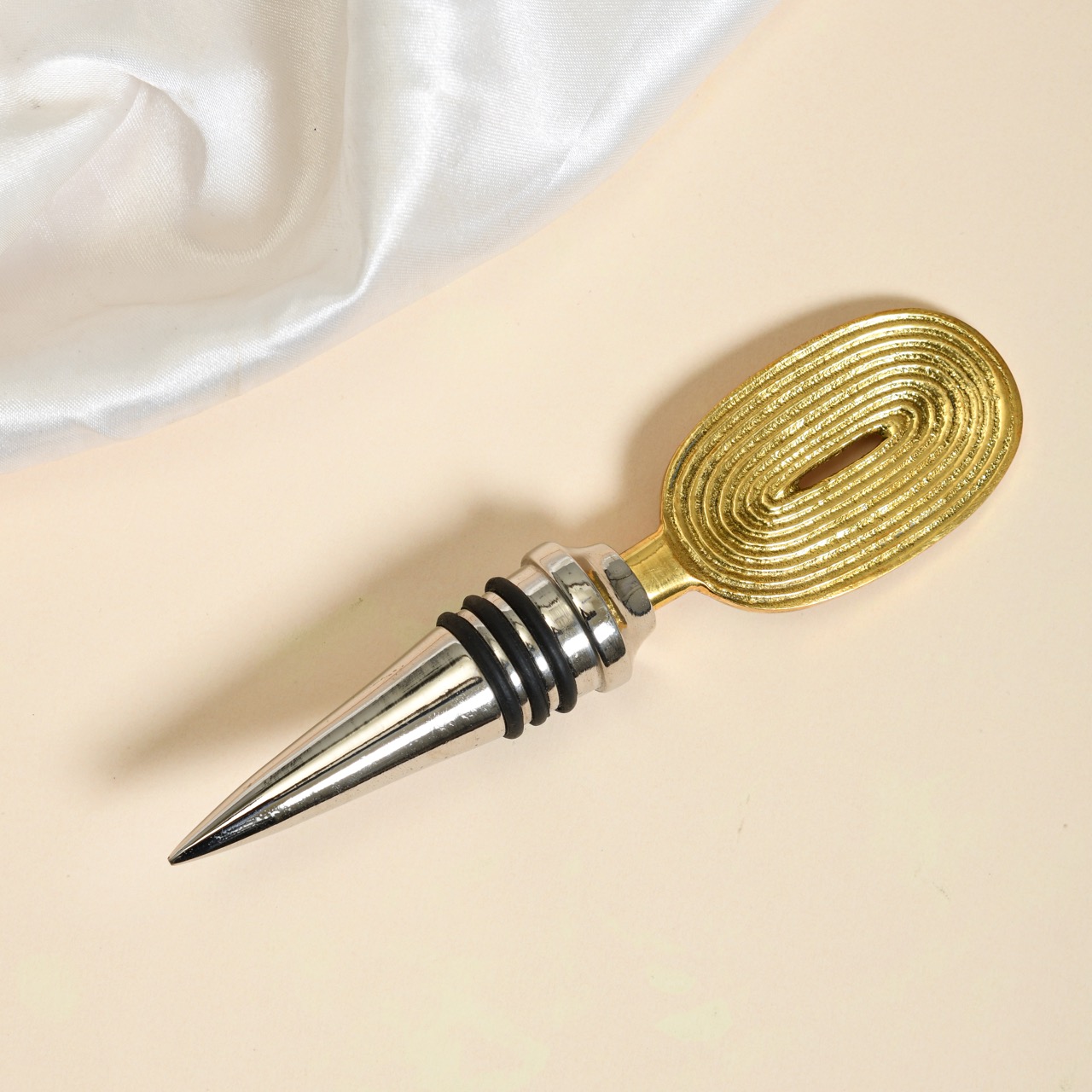 Ekaantrik Wine Stopper - alternate view