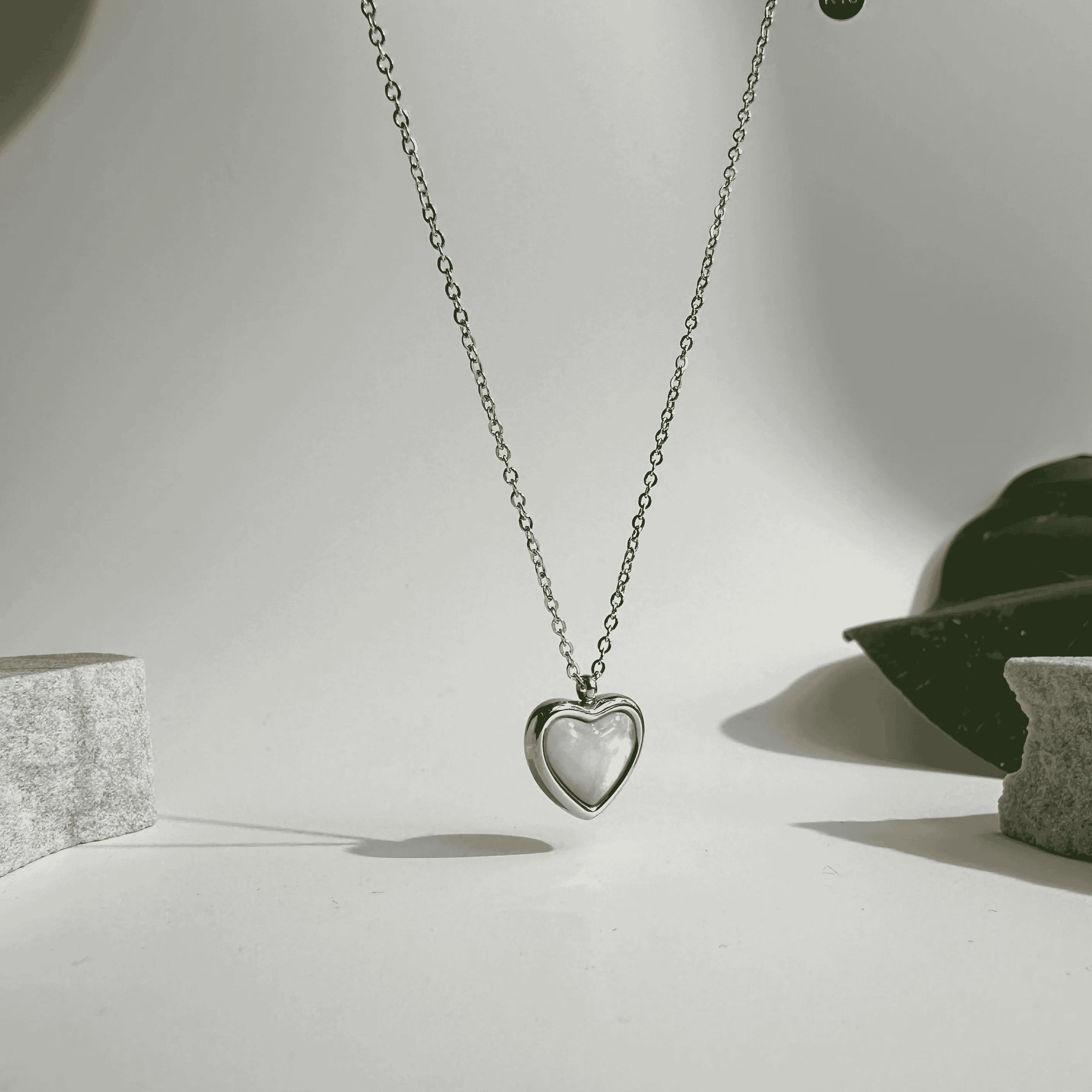 Pearl Heart Necklace thumbnail 3