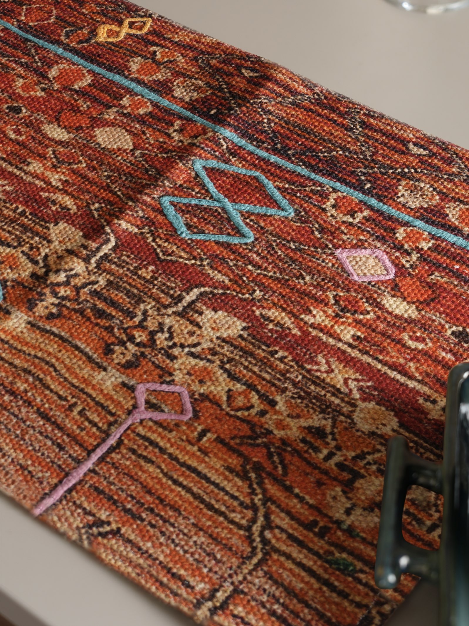 Regal Maze Placemat  ( 30 x 45 cms - Set of 2  ) - alternate view