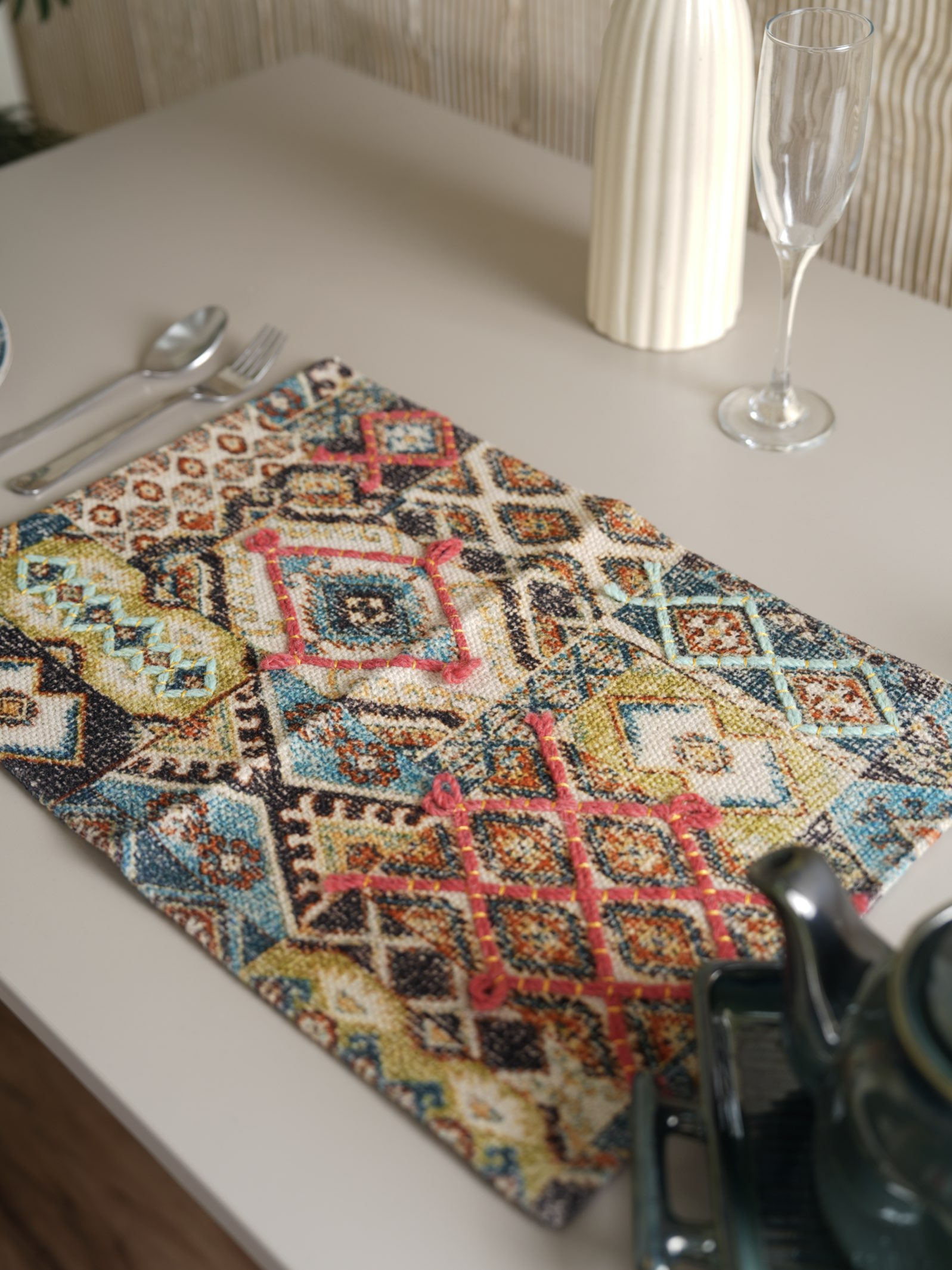 Vivid Bloom Placemat ( 30 x 45 cms - Set of 2  )