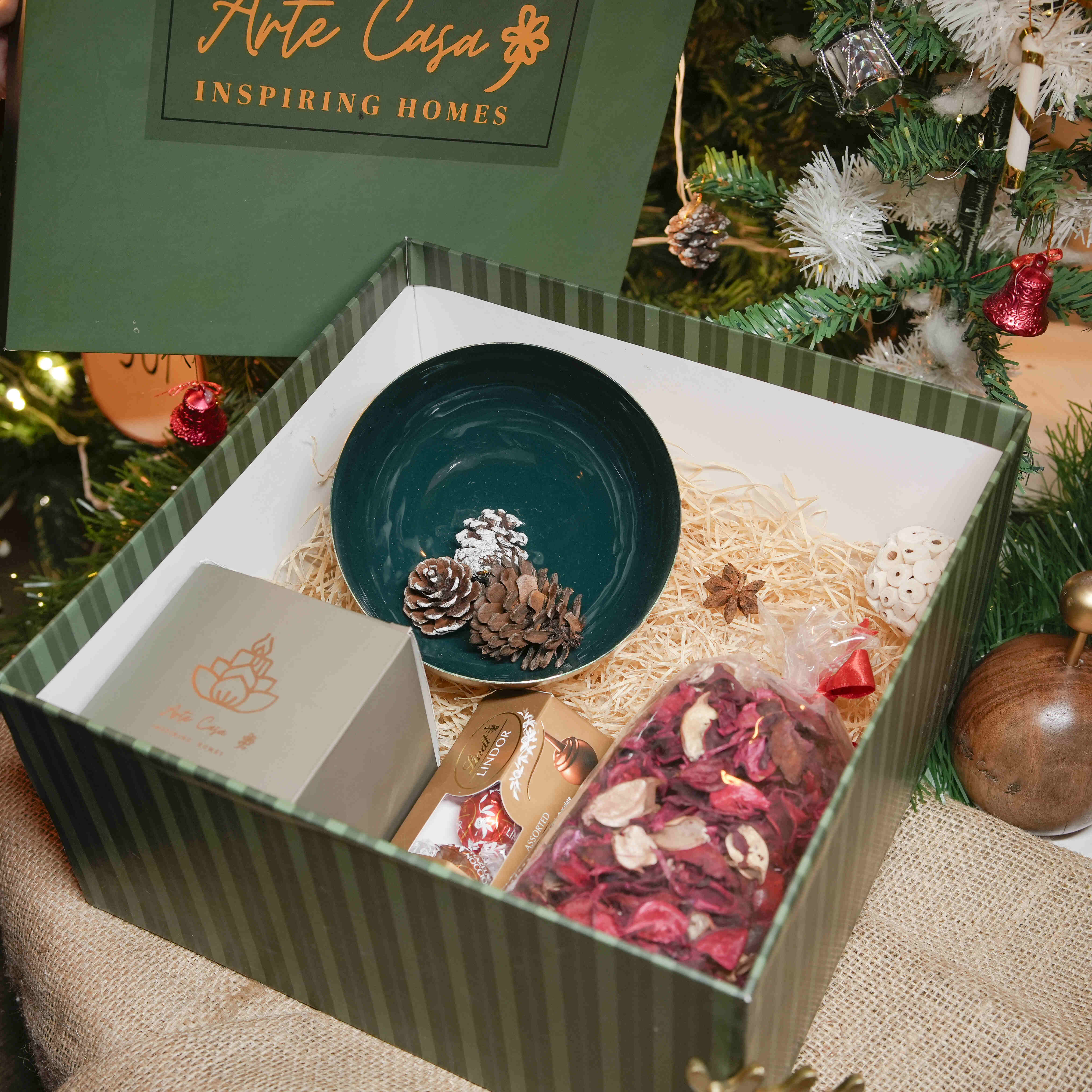 Center Light Gift box | Scented Potpourri and Scented Candle - alternate view