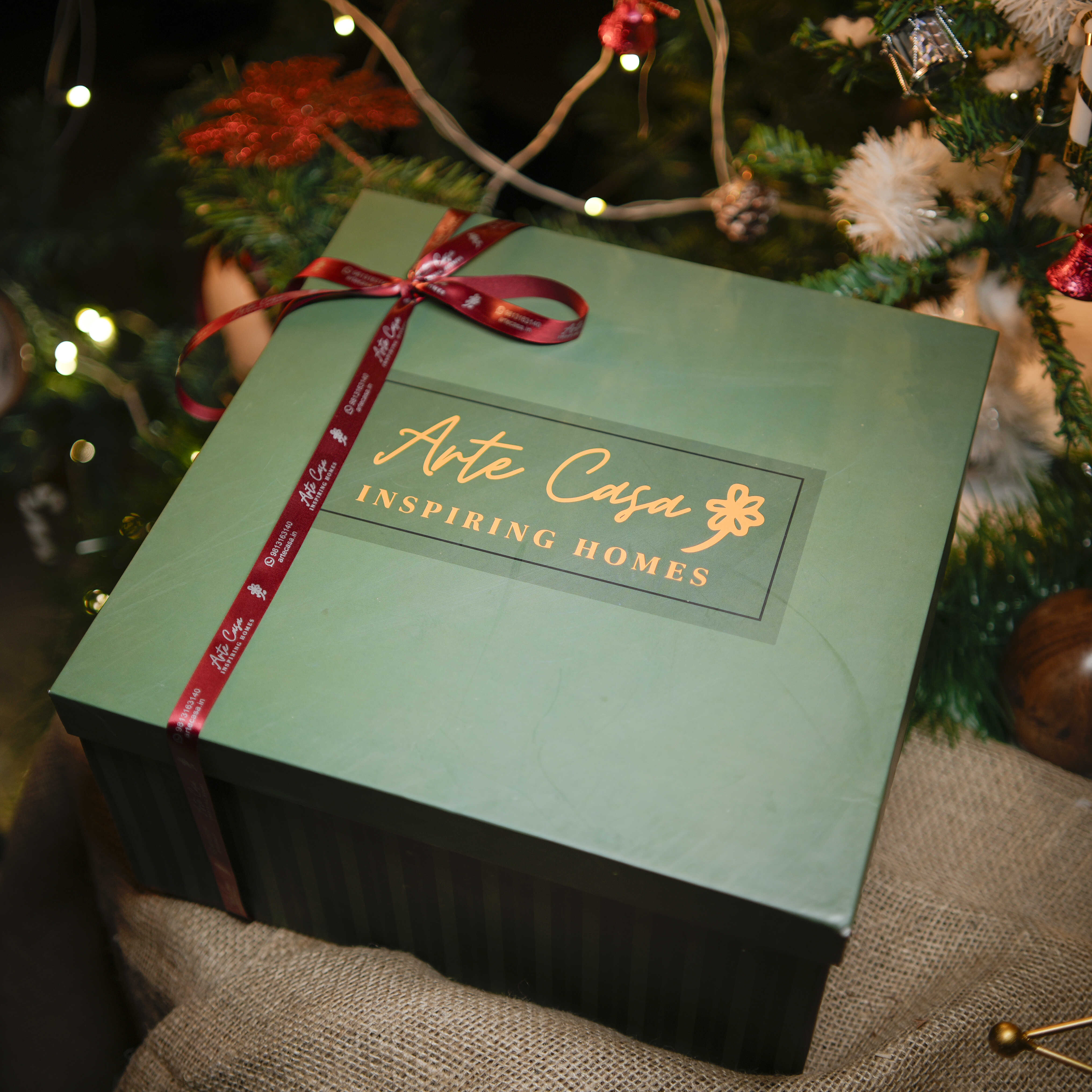 Center Light Gift box | Scented Potpourri and Scented Candle