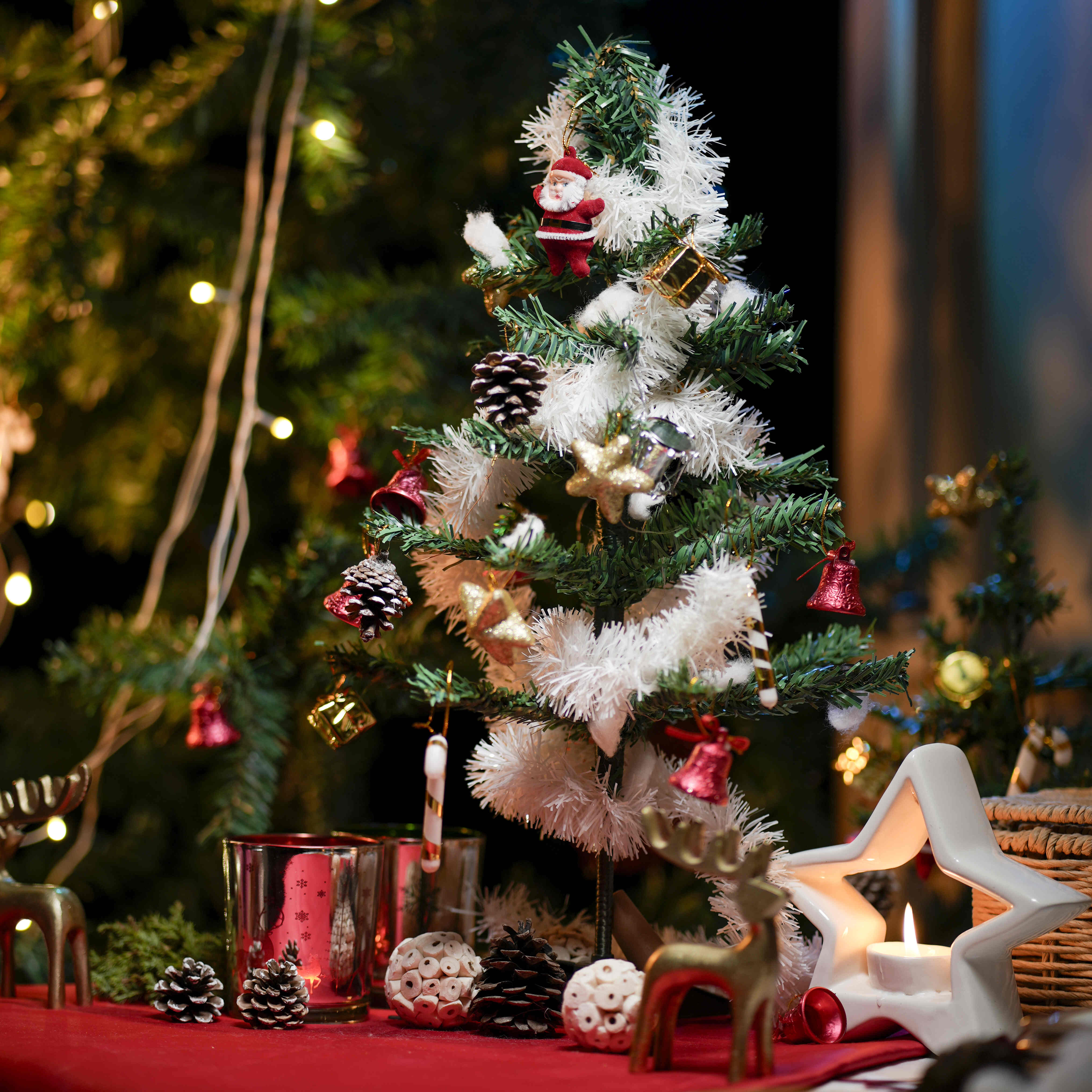 Big Foldable Christmas Tree with 15 Ornamnets thumbnail 3