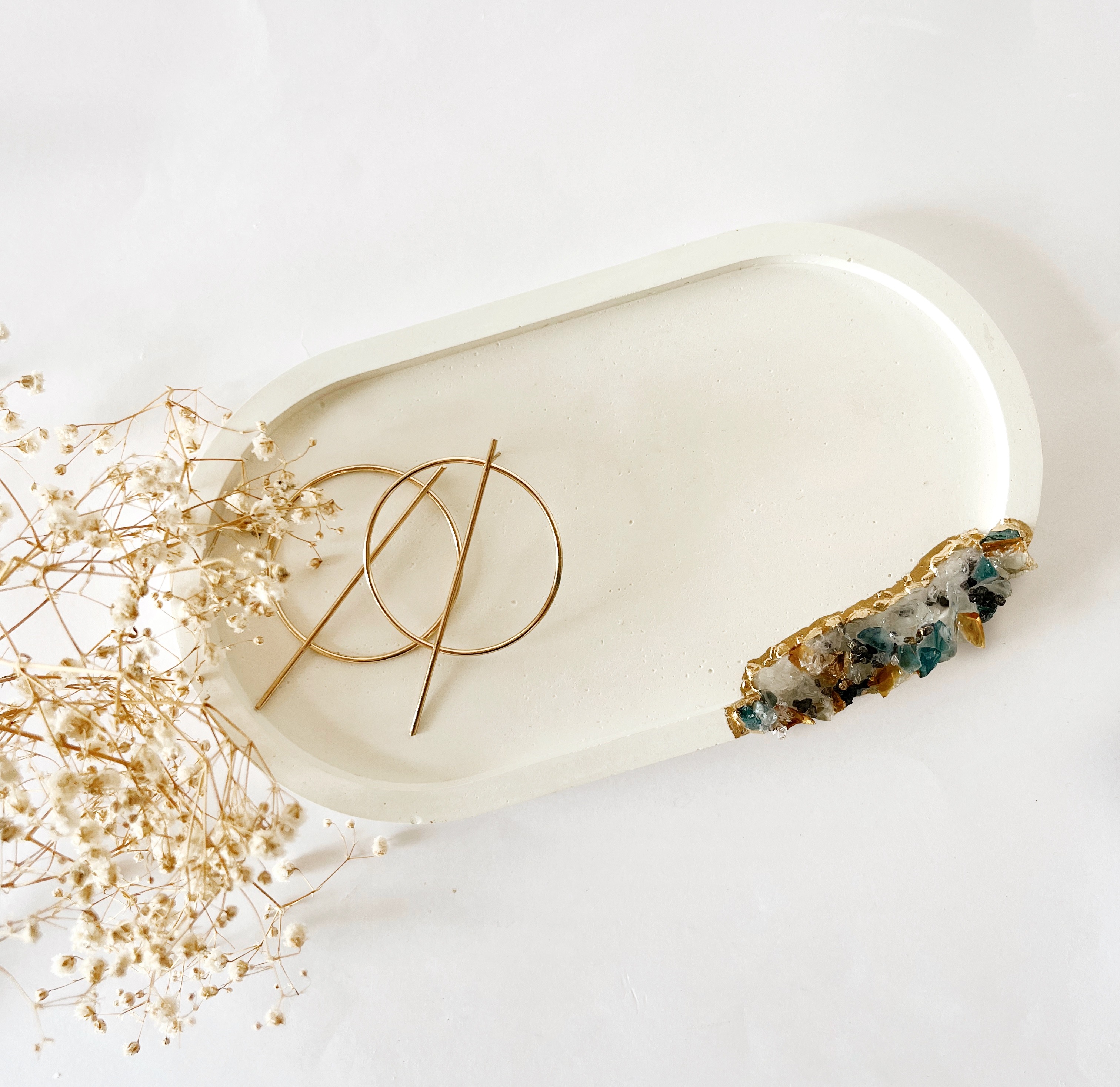 Concrete Cyrstal Trinket Tray | Multipurpose | Soap Dish + Trinket + Decorative thumbnail 1