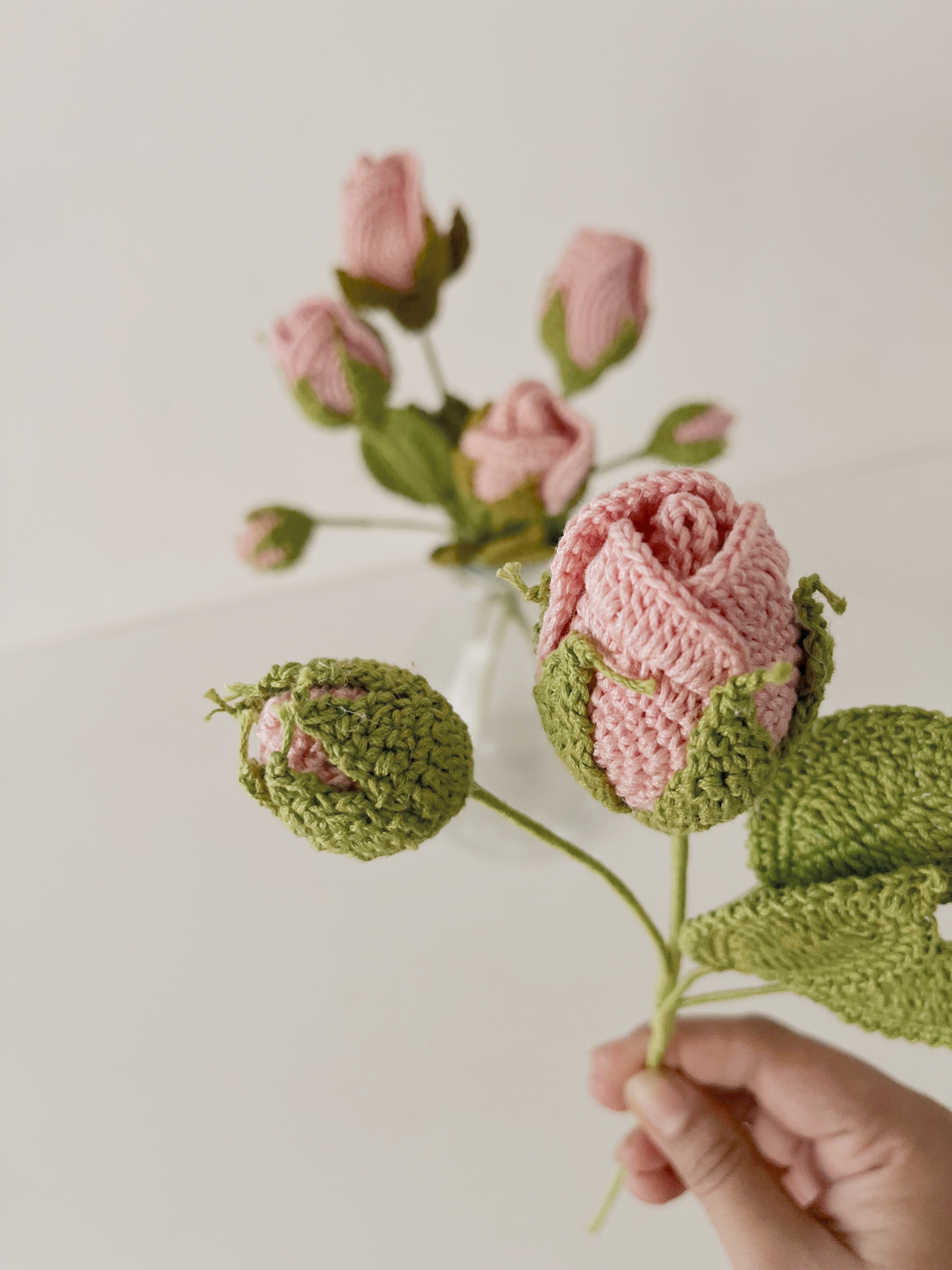 Crochet Pink Rose with Bud | Bud + 3 Leaves thumbnail 1