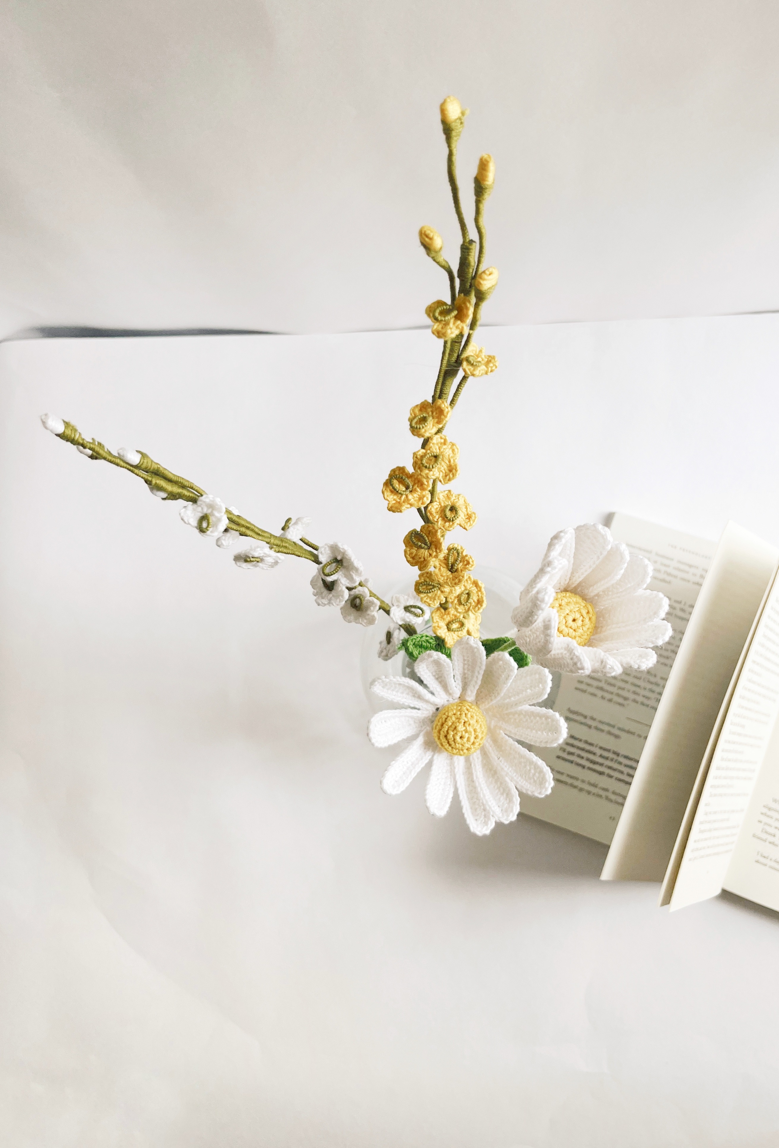 Crochet Daisy Orchid Bouquet | Includes 2 daisy , 2 orchid | Handmade - alternate view