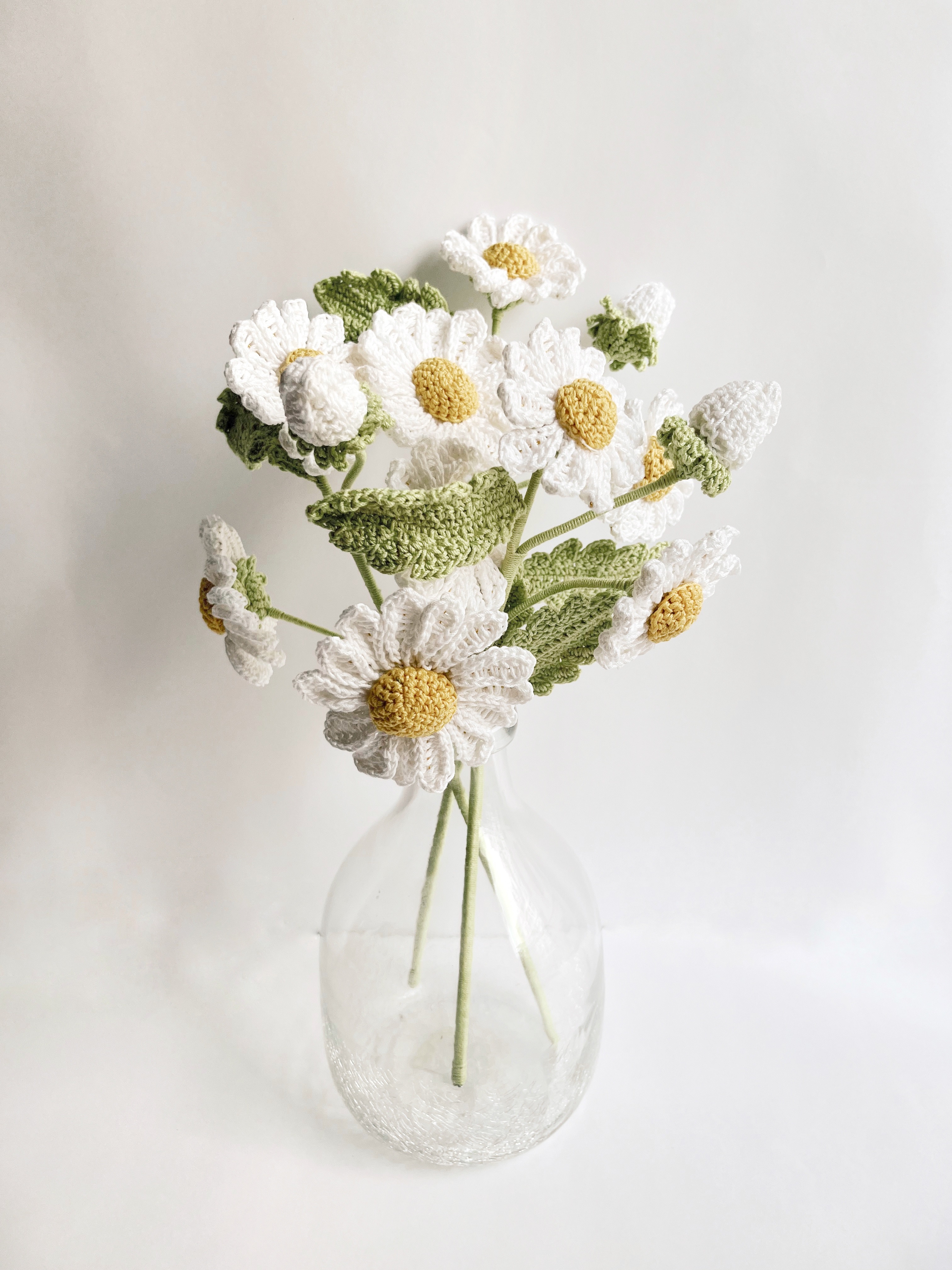 3 Head Crochet Daisy - alternate view