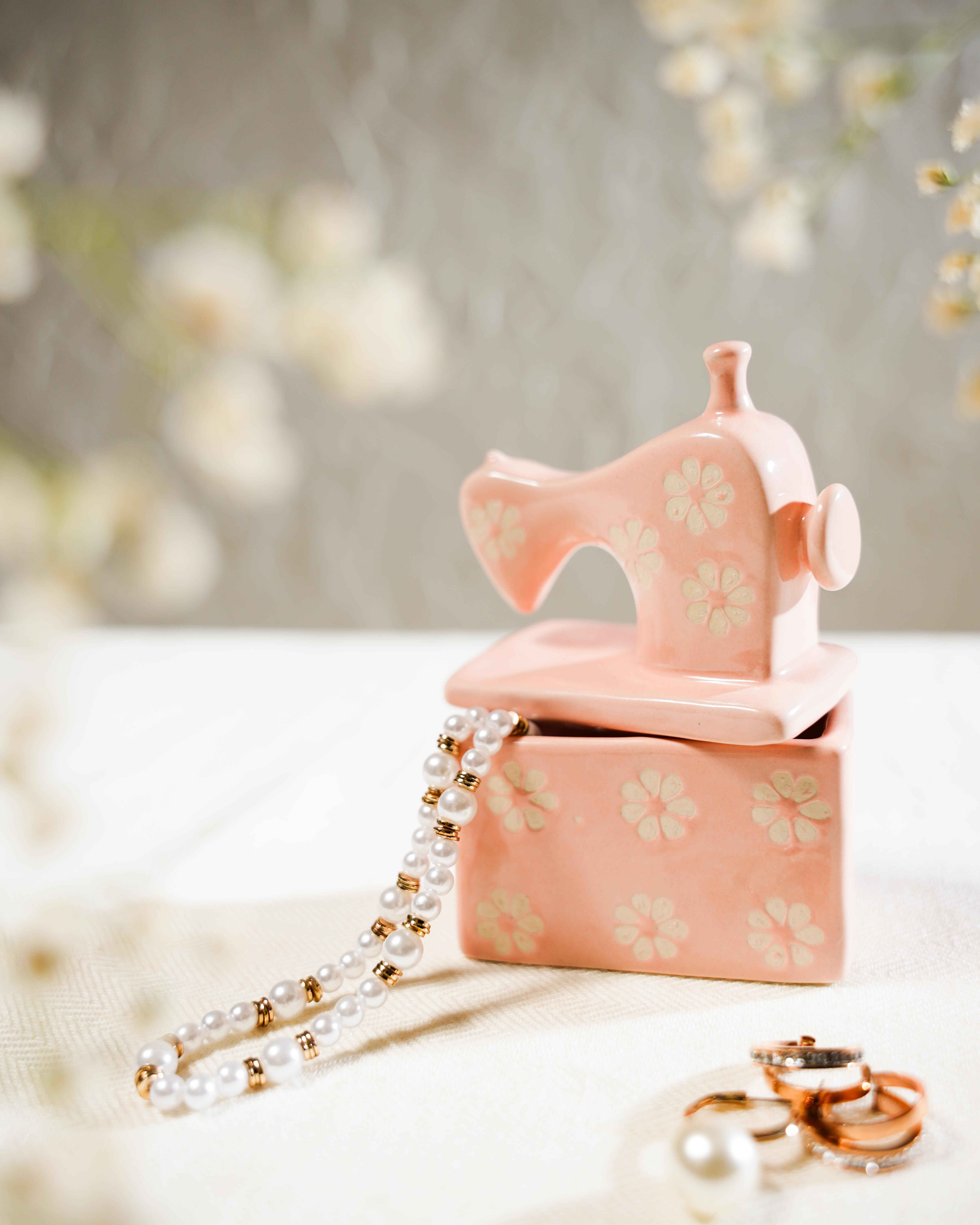 Ira- Sewing Machine Trinklet Box | 125 ml - alternate view