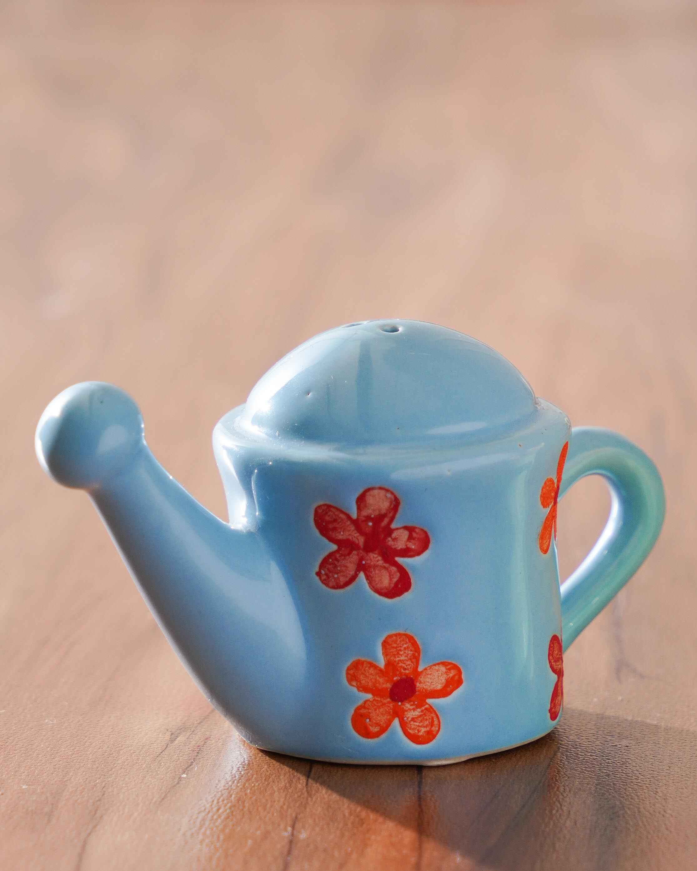 Mahi- Flower and Watering Can Salt and Pepper Shakers thumbnail 3