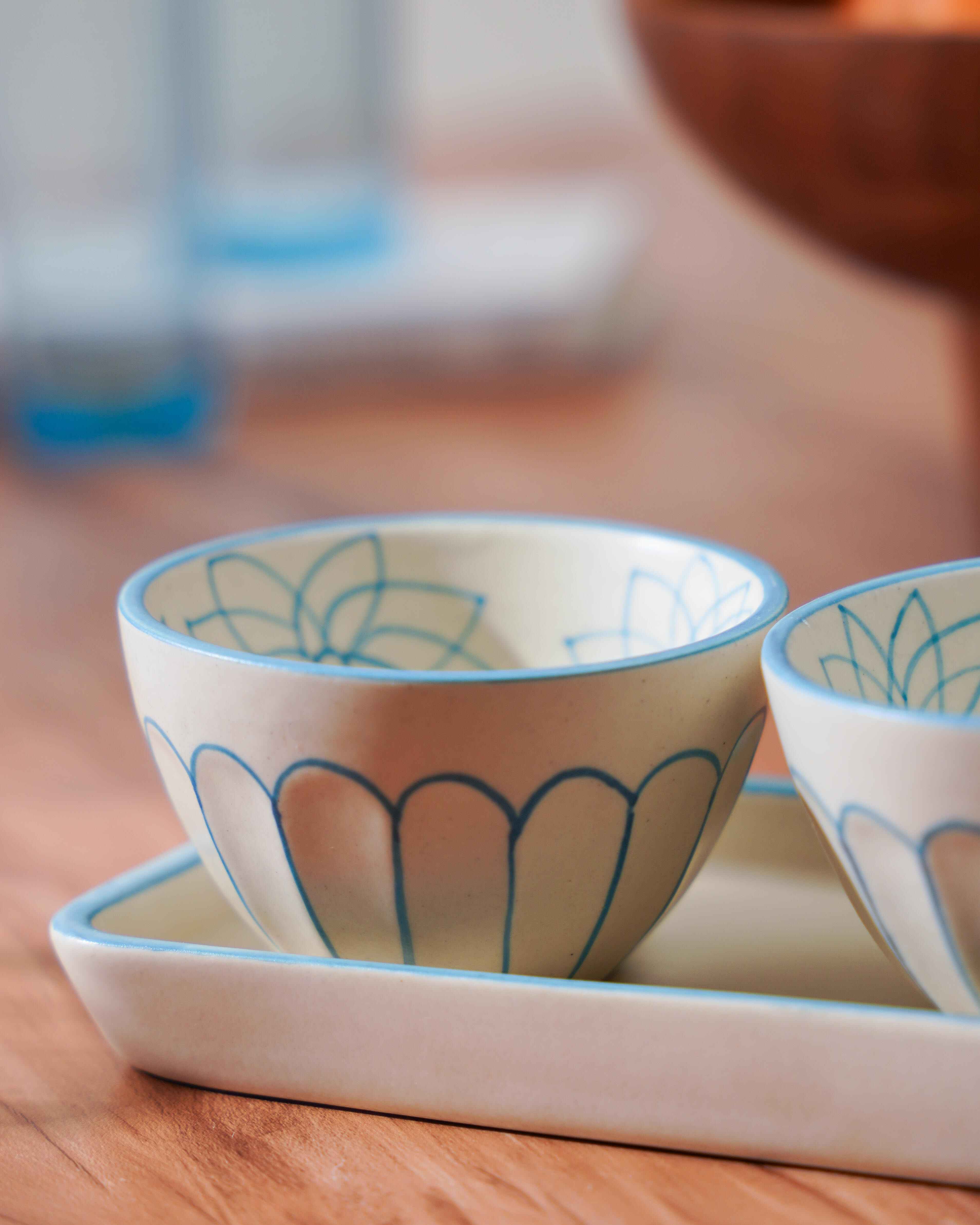 Meera- Serving set of 3 bowls with tray - alternate view